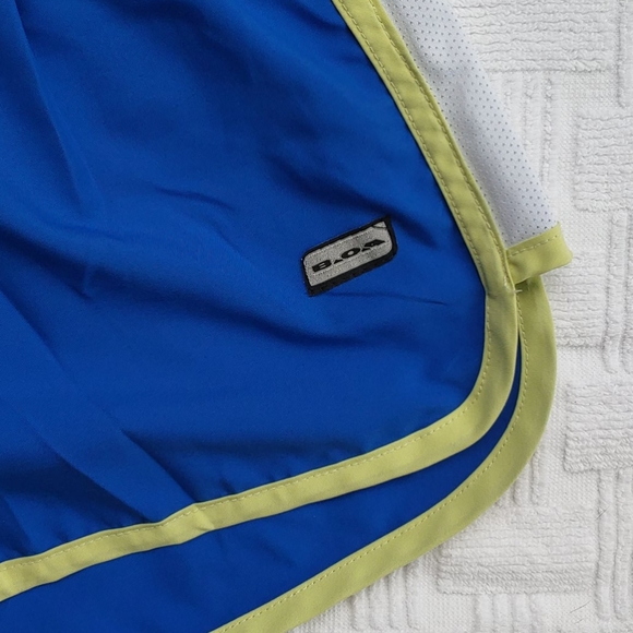 GUC BOA running shorts size medium - Picture 2 of 4